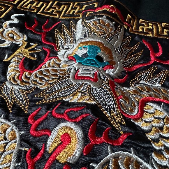 Vancarhell Women's Size Medium Tshirt Embroidered Chinese Dragon Black Y2K - Picture 4 of 12